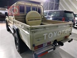 تويوتا لاند كروزر 70 بيك اب